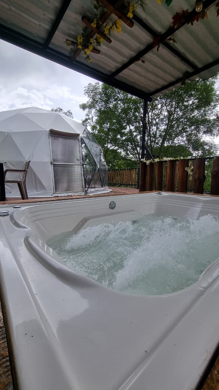 Jacuzzi exterior